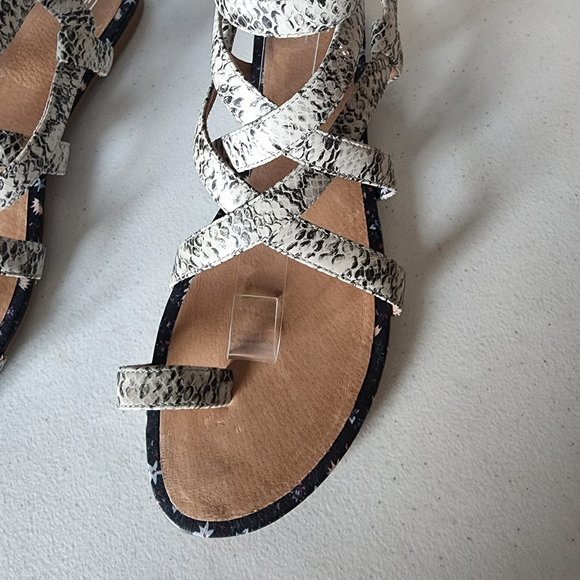 Cabi Sandals "NEW" - Picture 10 of 15